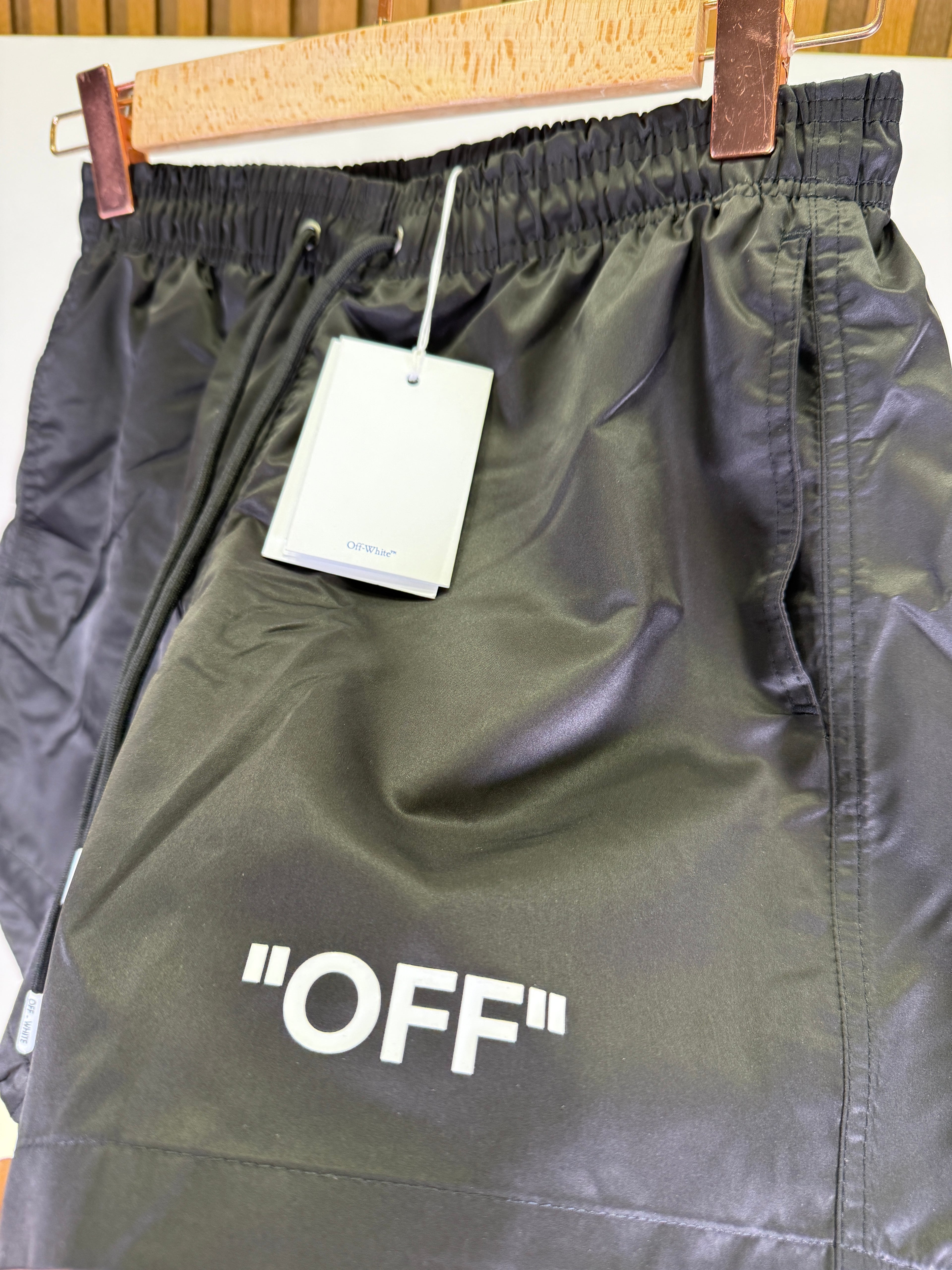 Off white deniz şortu