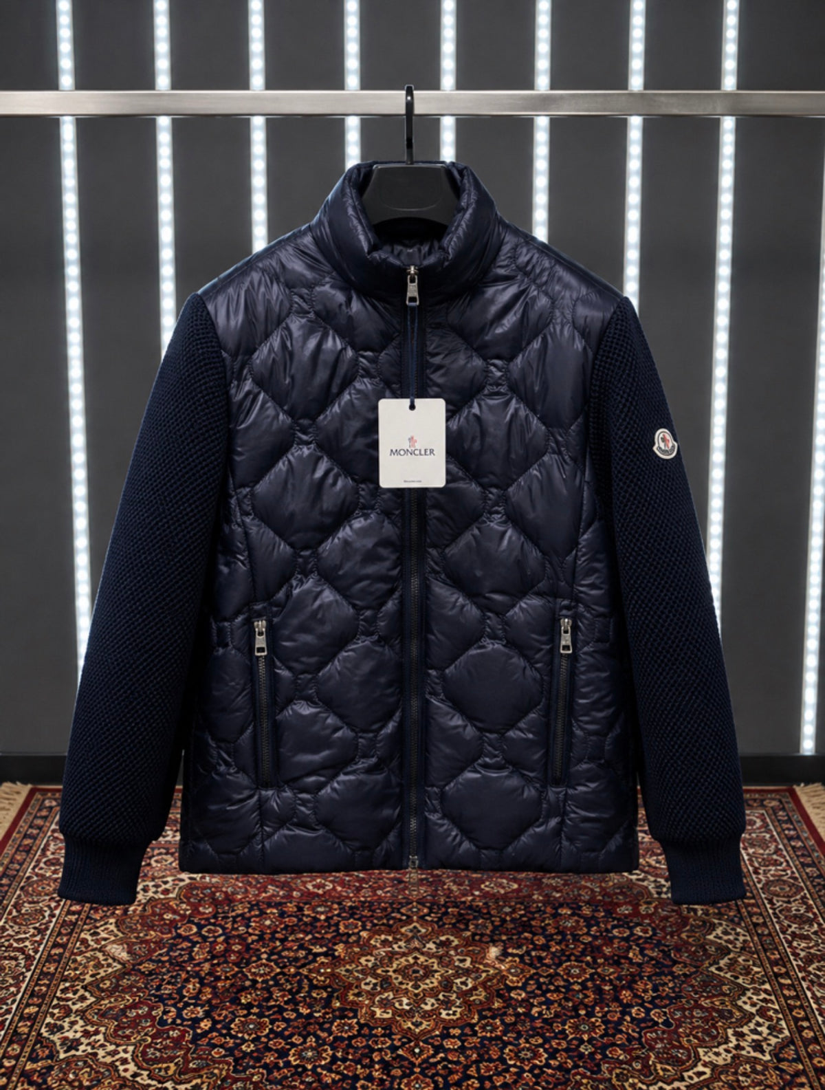 Moncler Kapitone Detaylı Triko Kollu Mont – Özel Seri