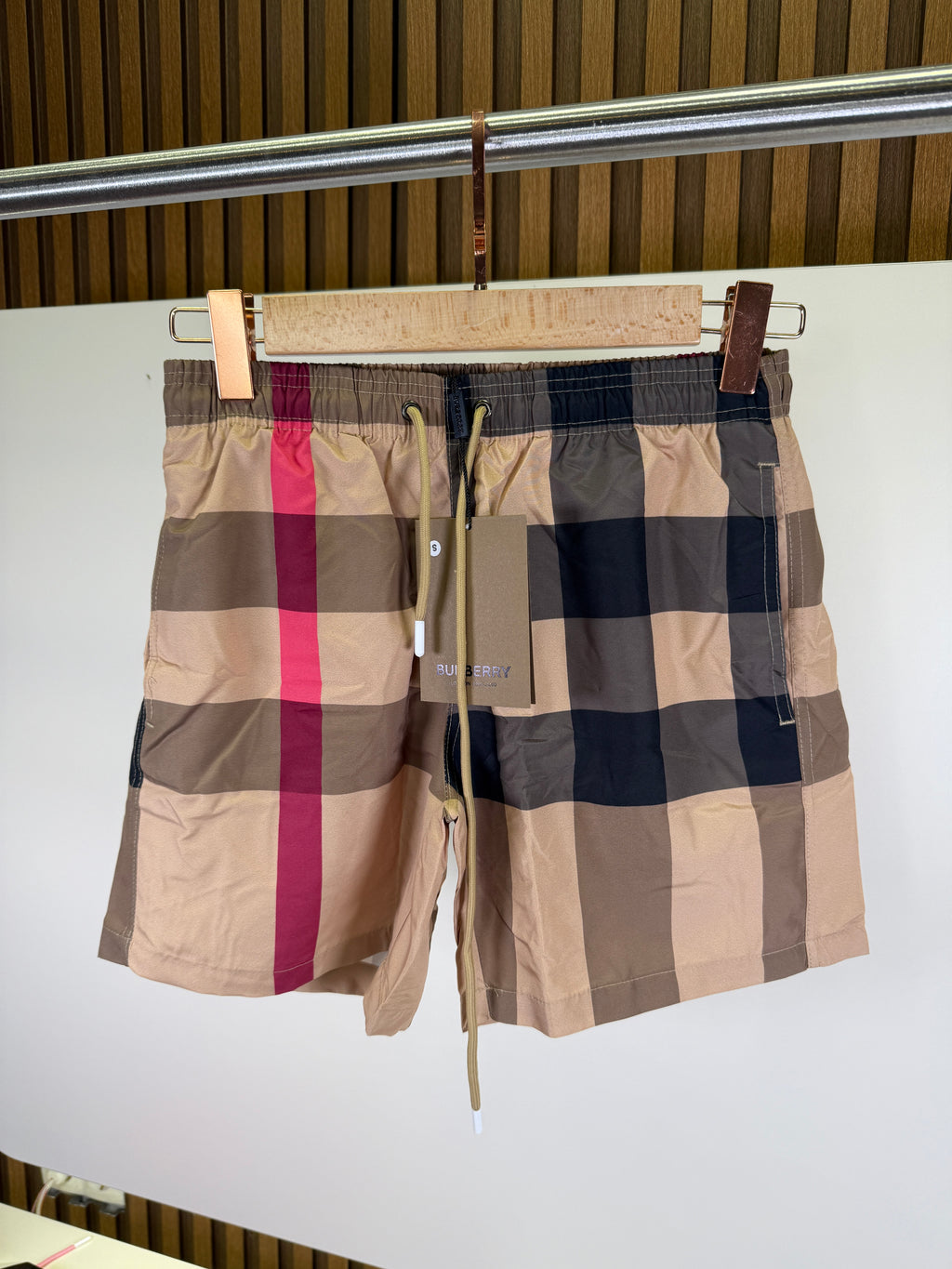 Burberry deniz şortu