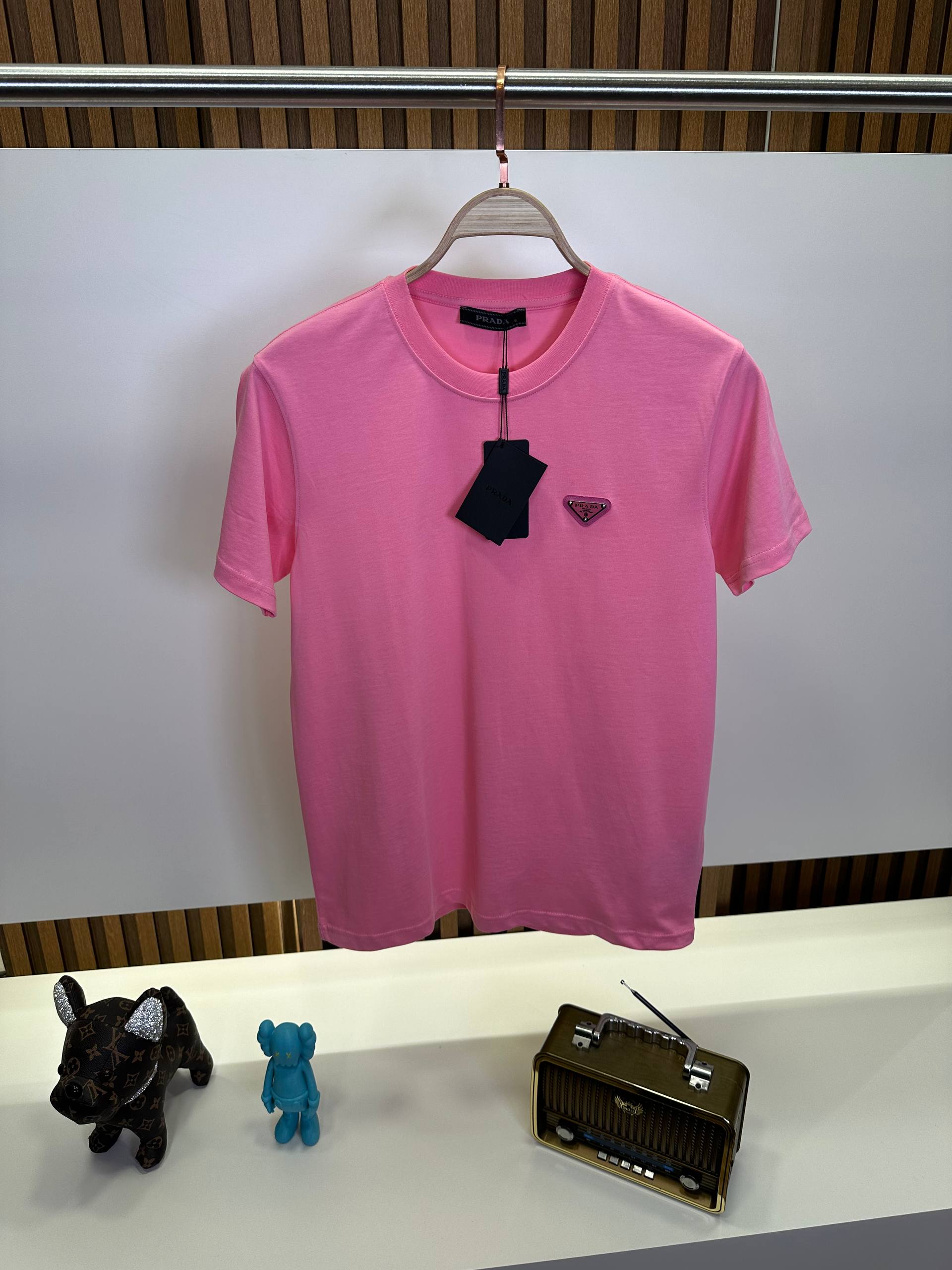 Prada Premium metal logo