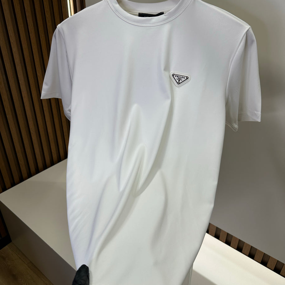Prada oysho kumaş metal logo