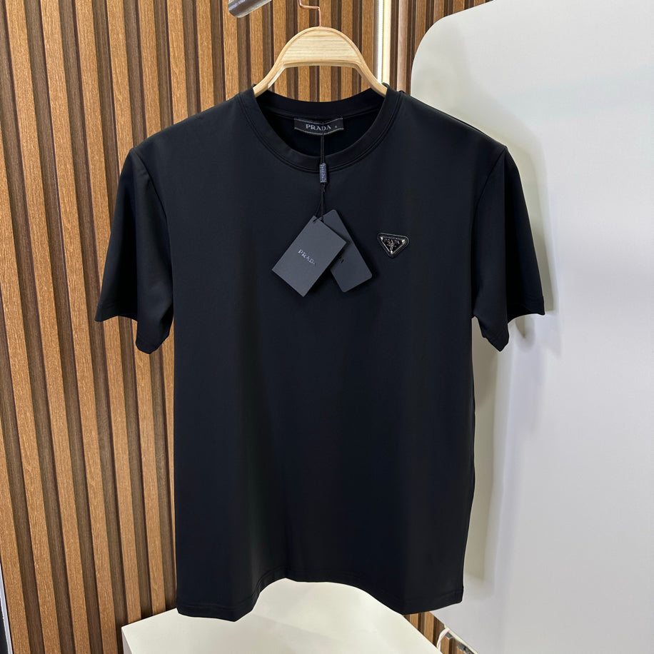 Prada oysho metal logo