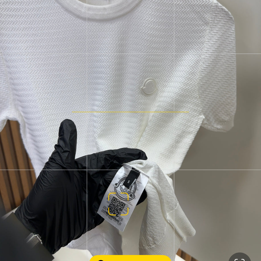 Moncler deri logo
